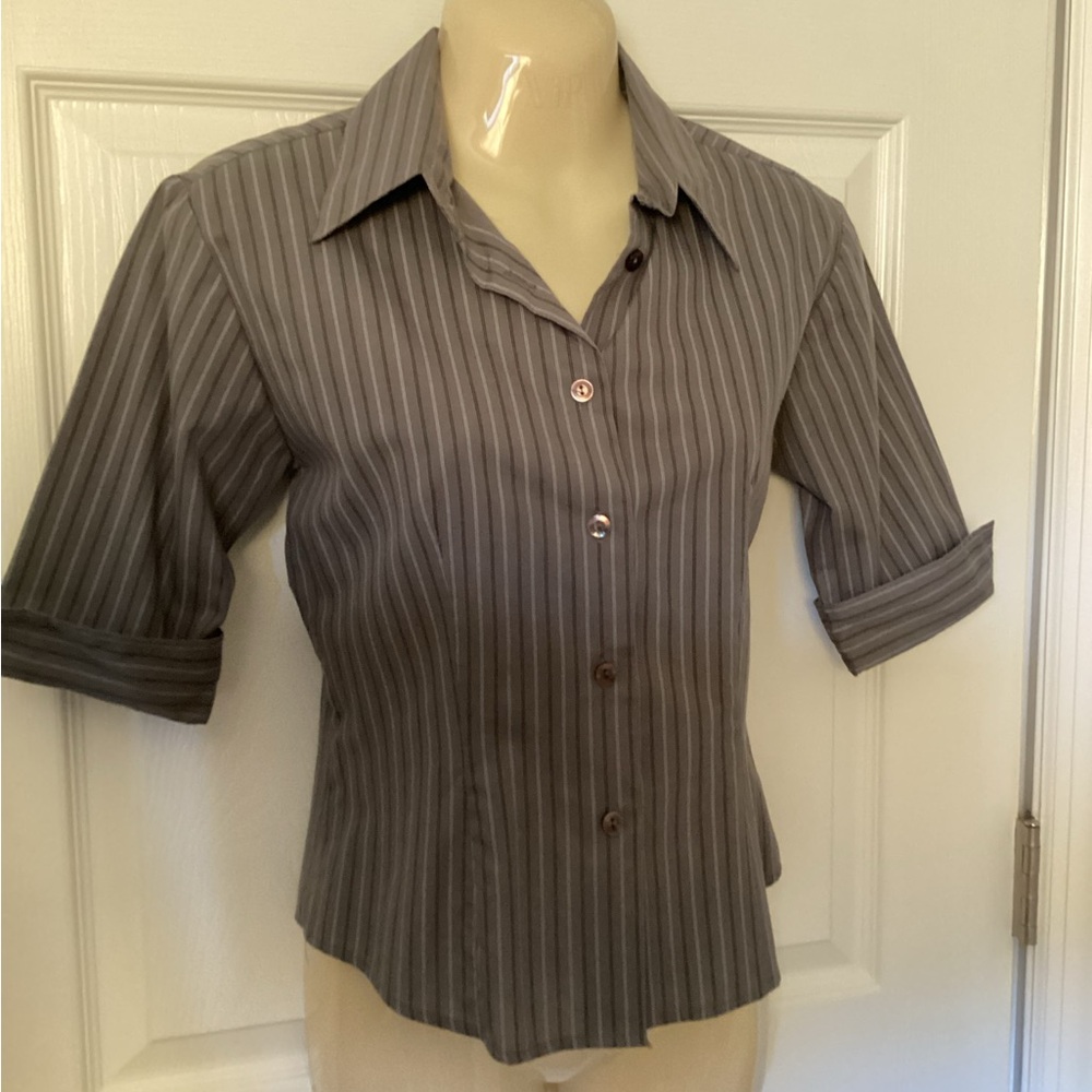 Vintage Mandee Cropped Gray Striped Button-Up Shirt S EUC - Picture 4 of 6